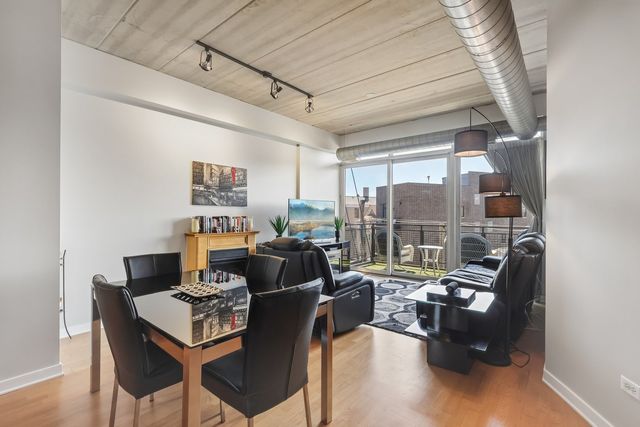 3260 N Clark Street 408, Chicago, IL 60657
