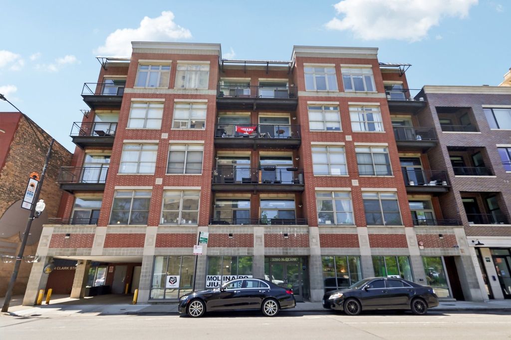 3260 N Clark Street 408, Chicago, IL 60657