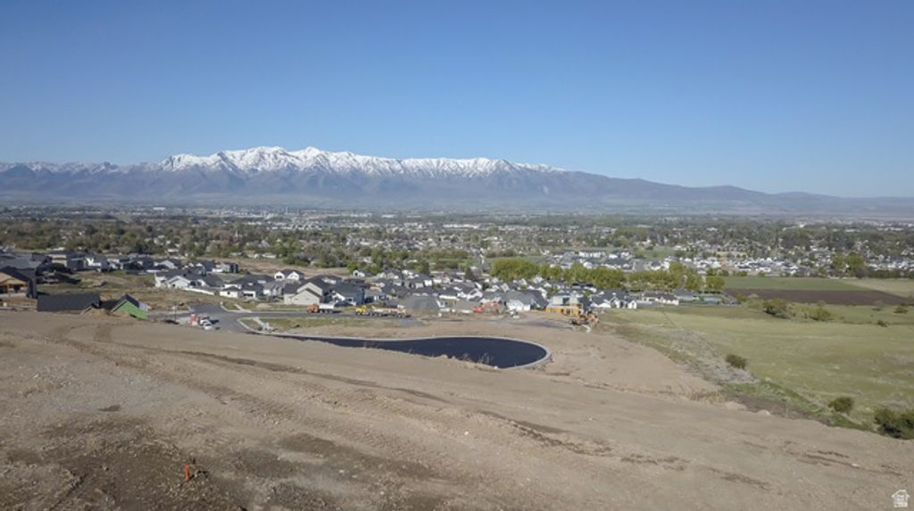 Image 8 of property listing at 559 N SHORELINE DR # 58, Providence, UT 84332