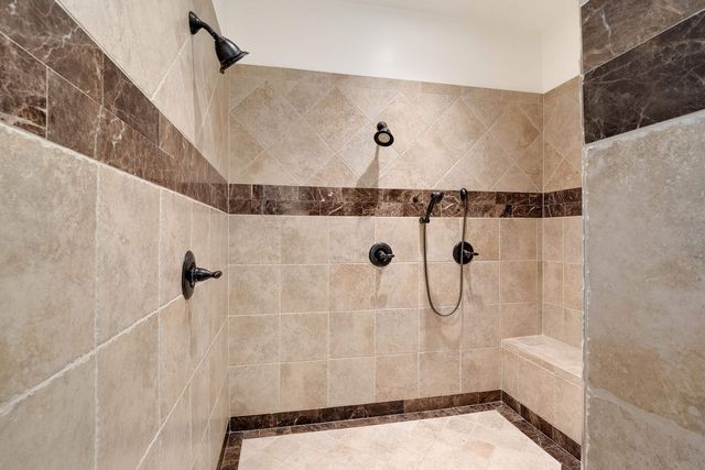 9916 LEGENDS DR, Collierville, TN 38139