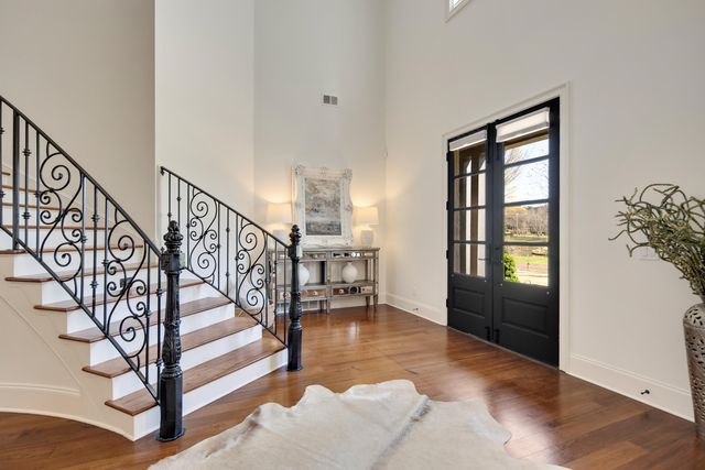 9916 LEGENDS DR, Collierville, TN 38139