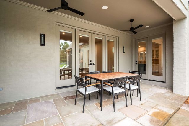 9916 LEGENDS DR, Collierville, TN 38139