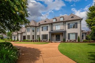 9916 LEGENDS DR, Collierville, TN 38139