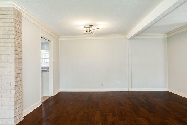 120 Palm Lane, Lake Jackson, TX 77566