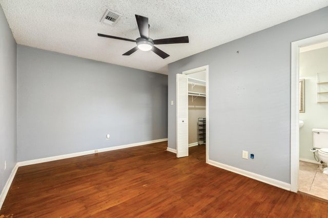 120 Palm Lane, Lake Jackson, TX 77566