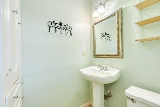 120 Palm Lane, Lake Jackson, TX 77566