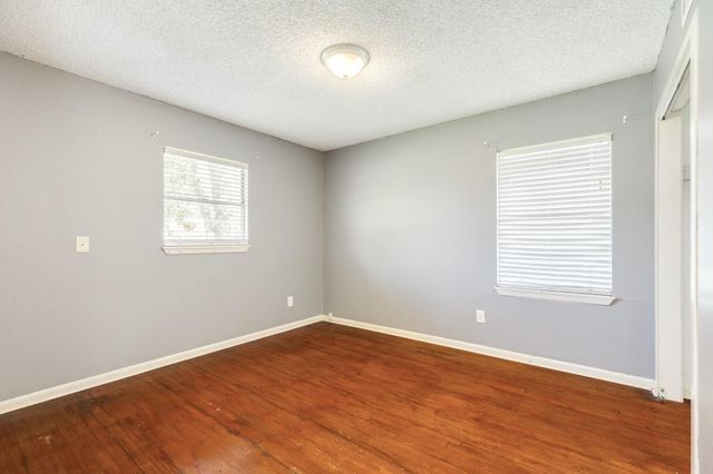 120 Palm Lane, Lake Jackson, TX 77566