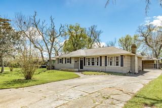 120 Palm Lane, Lake Jackson, TX 77566