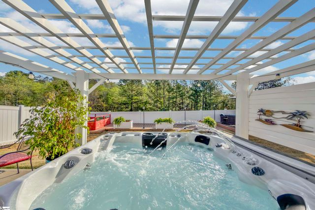 2258 Hemming Way, Boiling Springs, SC 29316