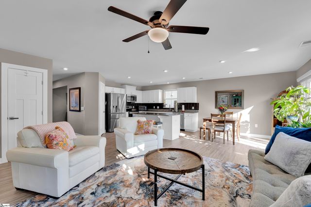 2258 Hemming Way, Boiling Springs, SC 29316