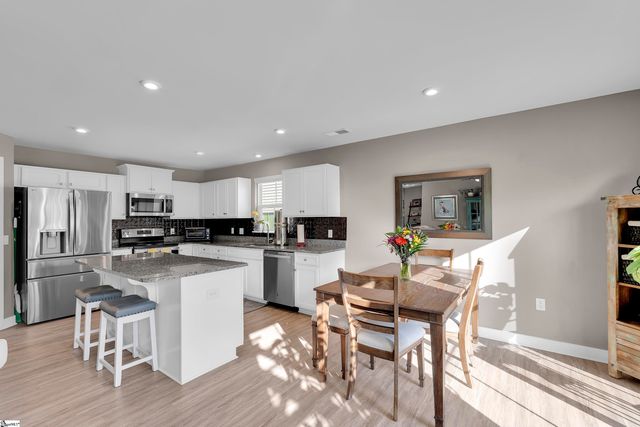 2258 Hemming Way, Boiling Springs, SC 29316