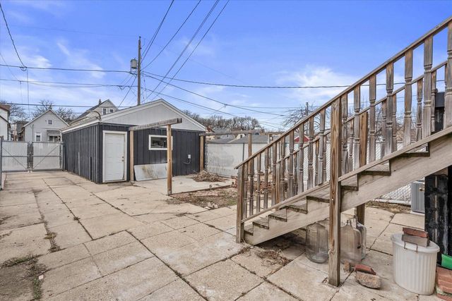 2053 S 25th STREET, Milwaukee, WI 53204