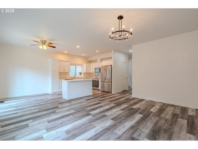 2654 Ne 87TH Ave, Vancouver, WA 98662