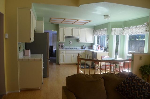 8392 Red Fox Way, Elk Grove, CA 95758