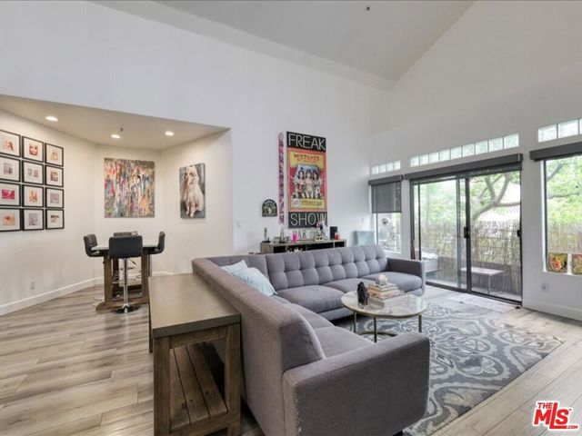 4477 Woodman Avenue 304, Sherman Oaks, CA 91423