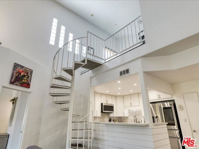 4477 Woodman Avenue 304, Sherman Oaks, CA 91423