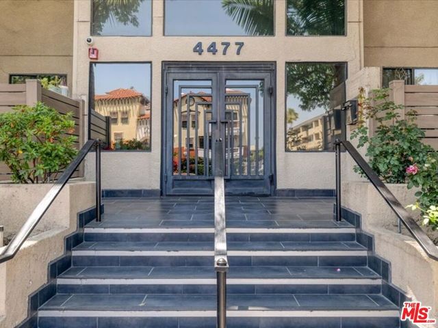 4477 Woodman Avenue 304, Sherman Oaks, CA 91423