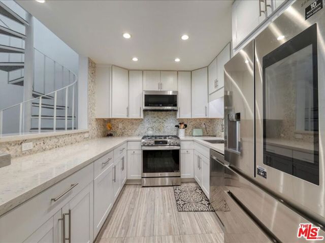 4477 Woodman Avenue 304, Sherman Oaks, CA 91423