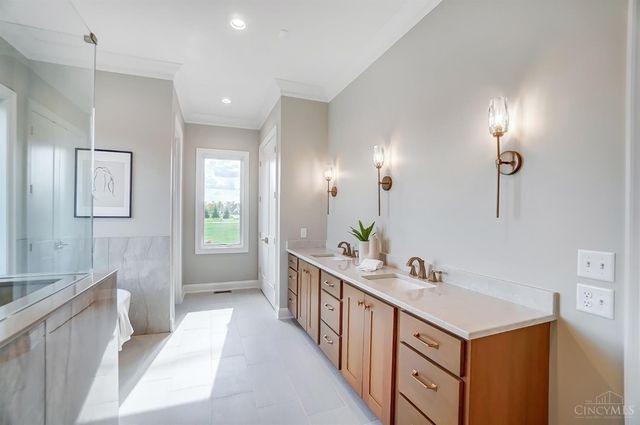 10 Priya Place, Green Twp, OH 45002