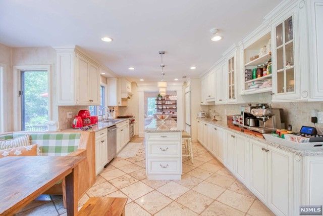 430 Anstatt Way, Haworth, NJ 07641
