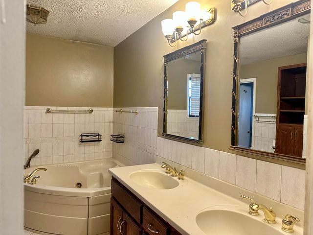 708 S Main Street, Willard, MO 65781