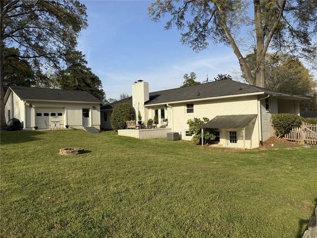 555 Allgood Road NE, Marietta, GA 30060