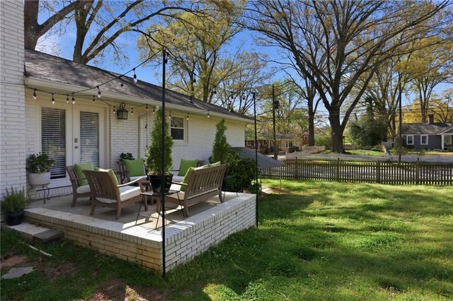 555 Allgood Road NE, Marietta, GA 30060