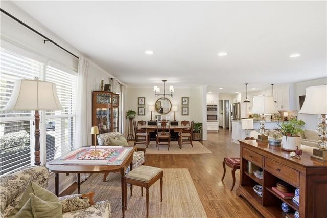 555 Allgood Road NE, Marietta, GA 30060