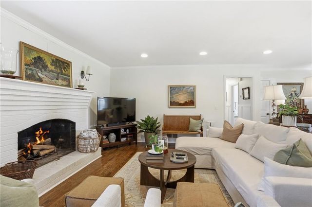 555 Allgood Road NE, Marietta, GA 30060