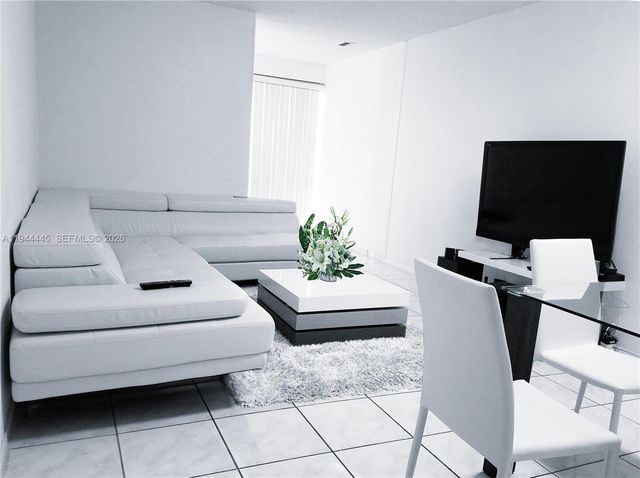 17570 Atlantic Blvd 104, Sunny Isles Beach, FL 33160