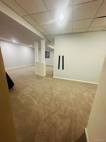 2216 Legacy Drive, Burton, MI 48519