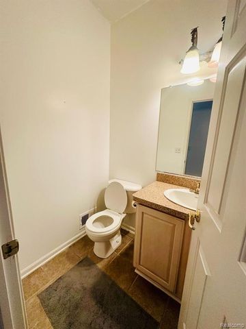 2216 Legacy Drive, Burton, MI 48519