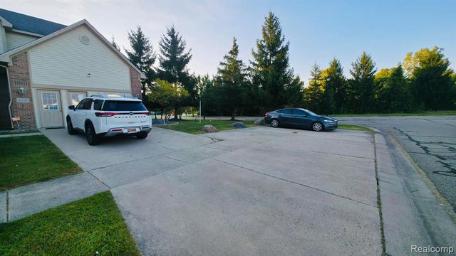 2216 Legacy Drive, Burton, MI 48519