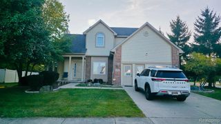 2216 Legacy Drive, Burton, MI 48519