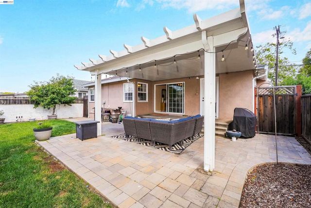 826 Hacienda Ave, San Lorenzo, CA 94580