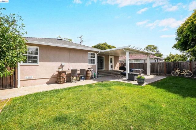 826 Hacienda Ave, San Lorenzo, CA 94580