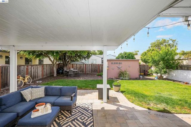 826 Hacienda Ave, San Lorenzo, CA 94580
