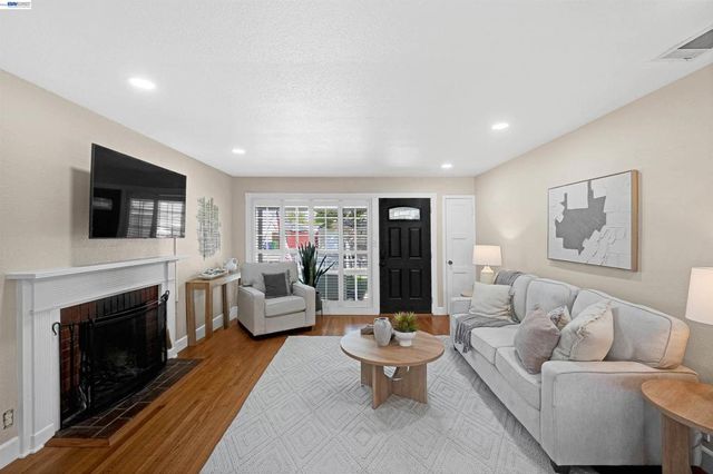 826 Hacienda Ave, San Lorenzo, CA 94580
