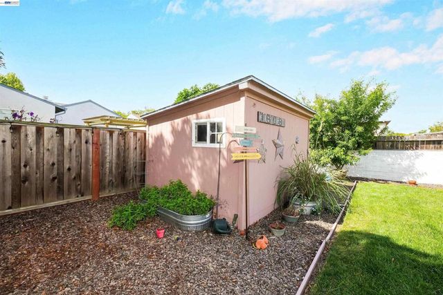 826 Hacienda Ave, San Lorenzo, CA 94580