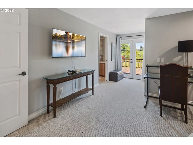 31050 Sw RIVERWOOD Dr, West Linn, OR 97068