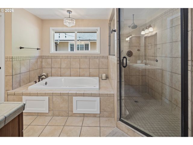 31050 Sw RIVERWOOD Dr, West Linn, OR 97068