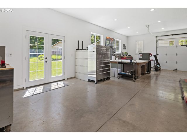 31050 Sw RIVERWOOD Dr, West Linn, OR 97068
