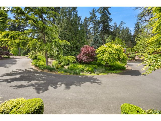 31050 Sw RIVERWOOD Dr, West Linn, OR 97068