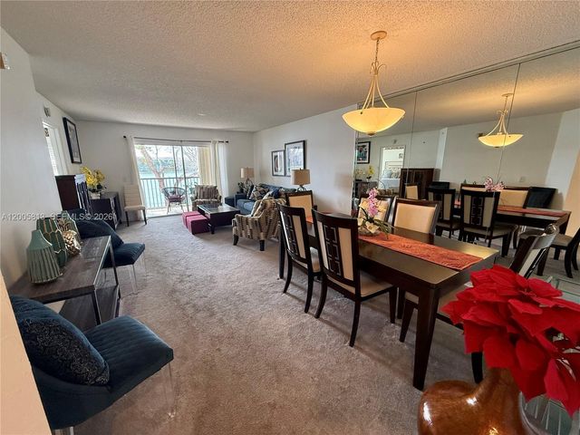 571 SW 141st Ave 208N, Pembroke Pines, FL 33027
