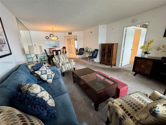 571 SW 141st Ave 208N, Pembroke Pines, FL 33027