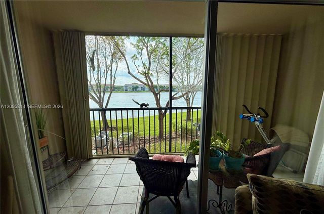 571 SW 141st Ave 208N, Pembroke Pines, FL 33027