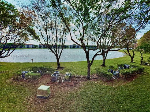 571 SW 141st Ave 208N, Pembroke Pines, FL 33027