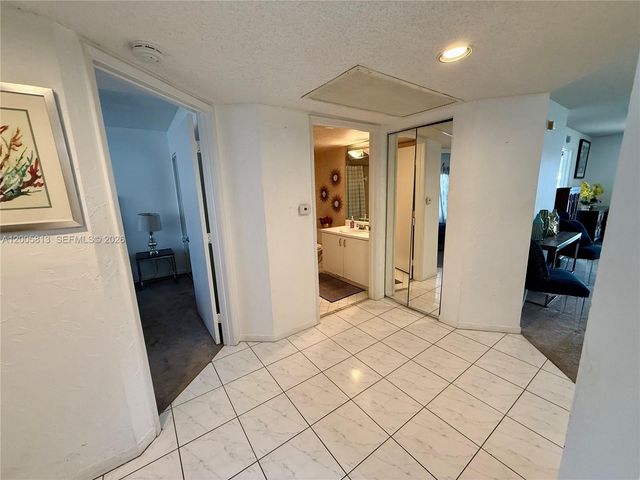 571 SW 141st Ave 208N, Pembroke Pines, FL 33027