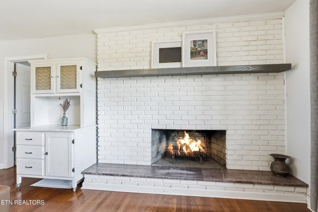 301 NW Portsmouth Rd, Knoxville, TN 37909