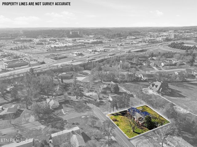 301 NW Portsmouth Rd, Knoxville, TN 37909